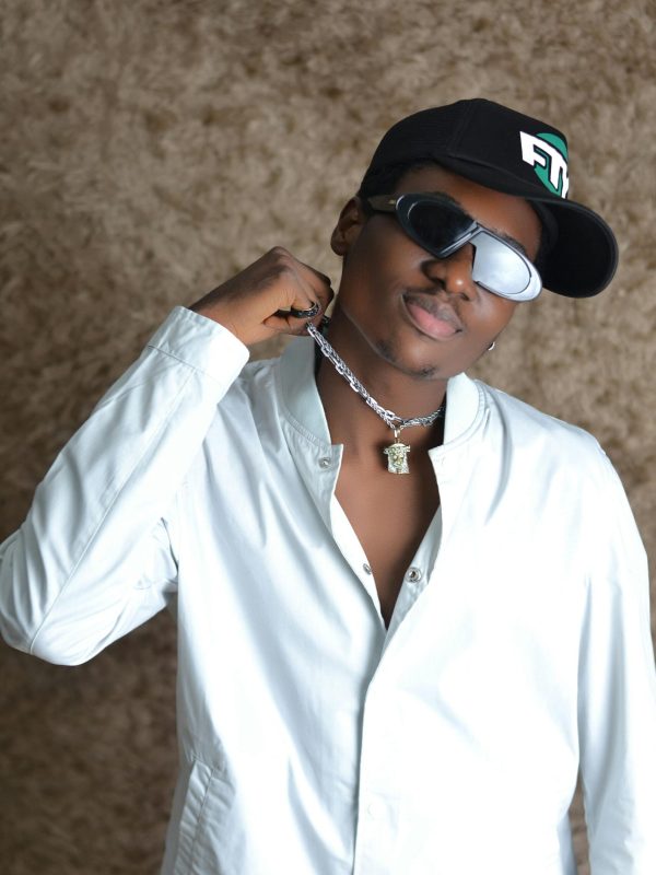 pexels-david-camera-154263928-16773817